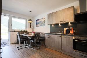 Köök või kööginurk majutusasutuses Zirlerhof
