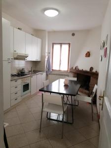 Kuchyňa alebo kuchynka v ubytovaní Residenza Le Ortensie