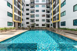 Hồ bơi trong/gần 1 Bedroom Studio renovated Ratchaporn Condominium Kathu