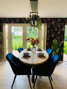Khu vực ghế ngồi tại Morning Glory Huisje Jasmijn