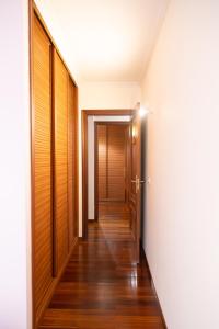 Zdjęcie z galerii obiektu Apartamento completo, amplio, muy iluminado y con plaza de garaje incluida. w mieście O Grove