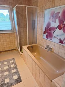 Ένα μπάνιο στο Ferienwohnung Silvia +8 φωτογραφίες