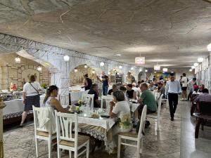 Restaurace v ubytování Ideal Hotel