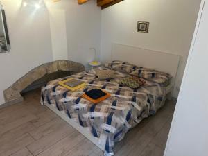 Posteľ alebo postele v izbe v ubytovaní Deni's Apartments