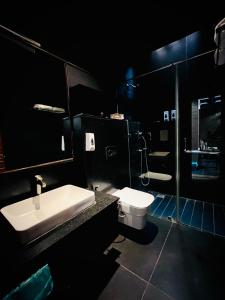 Bilik mandi di Sunyata eco hotel +74 gambar