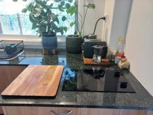 Kuchyň nebo kuchyňský kout v ubytování Butler St Magnetic