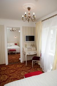 Llit o llits en una habitació de Ööbikuoru Villa