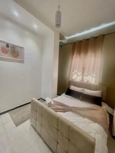 hotel darna with air conditioning客房内的一张或多张床位