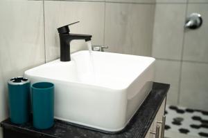 Fotografie z fotogalerie ubytování Milk & Honey Guest House v destinaci Westonaria + 17 fotografií