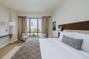 Cama ou camas em um quarto em The Santa Maria, a Luxury Collection Hotel & Golf Resort, Panama City