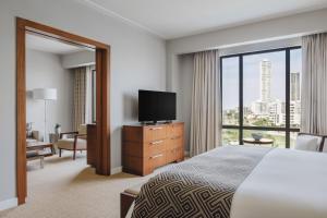 Cama ou camas em um quarto em The Santa Maria, a Luxury Collection Hotel & Golf Resort, Panama City