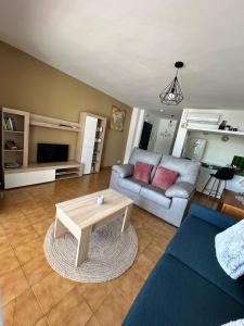 Χώρος καθιστικού στο EL PARAISO, Apartamento en Mijas Pueblo con bonitas vistas a la costa y con piscina