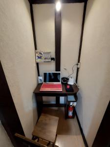つきびとはうす的电视和/或娱乐中心