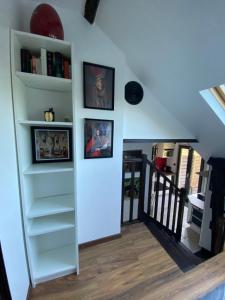 Μια τηλεόραση ή/και κέντρο ψυχαγωγίας στο The Gallery - Cozy Apartment