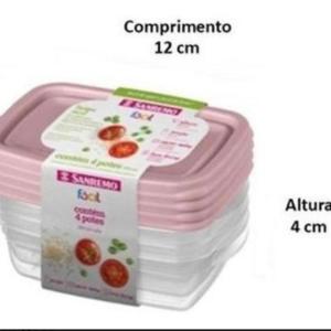 a stack of packages of tomatoes in a plastic container at Pôr do sol 300 metros do centro in Pato Branco +10 photos