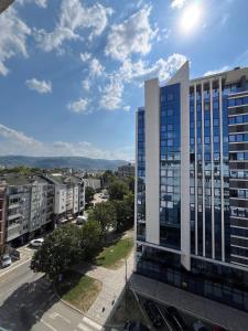 Γενική άποψη της πόλης Μπάνια Λούκα ή θέα της πόλης από  αυτό το διαμέρισμα