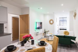 TV a/nebo společenská místnost v ubytování Opulent Residence - 1 BR Leicester City Centre