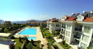 Vista de la piscina de Orka Gardens Apartments o alrededores