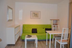 Posezení v ubytování Grenzberg Appartements + 25 fotografií