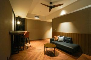 Hotel Metropolitan Tokyo Haneda的休息区