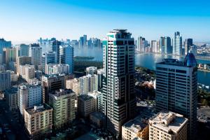 Vista generica su Sharjah o vista sulla città dall'interno dell'hotel