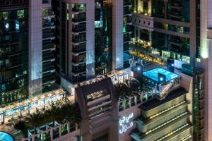 Piscina di Four Points by Sheraton Sharjah o nelle vicinanze