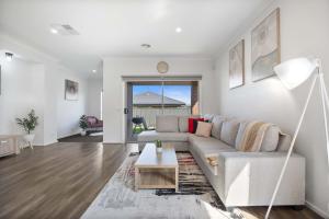 Φωτογραφία από το άλμπουμ του Modern Family Home in Lucas with Free WiFi σε Windermere