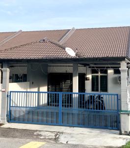 Gallery image of HOMESTAY CIKGU NORa near UTHM KPTM KKTM IPG Moslim onli in Kampong Seri Gading