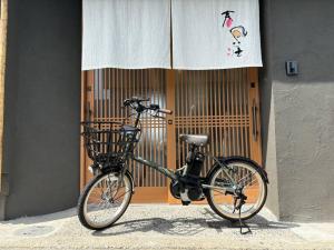 Cycling sa o sa paligid ng Harukazesou Tengachaya 160平米一戸建貸切 最大18名様 大浴場 駐車場3台 ウッドデッキ 電動自転車付