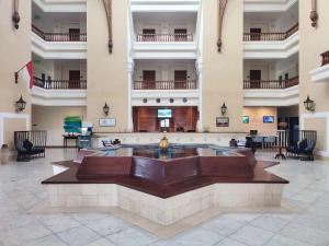 Posezení v ubytování Monopoli Hotel Bukittinggi