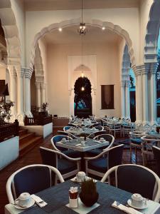 Posezení v ubytování Monopoli Hotel Bukittinggi
