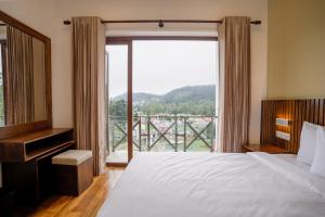 Nespecifikovaný výhled na hory nebo výhled na hory při pohledu z vily