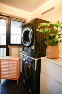 Fotografie z fotogalerie ubytování Charming modern well decor house Kingston, Hobart v destinaci Kingston