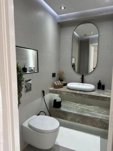 Ένα μπάνιο στο Appartement Duplex Tanger