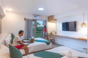 TV a/nebo společenská místnost v ubytování Siargao Lisuga Hotel