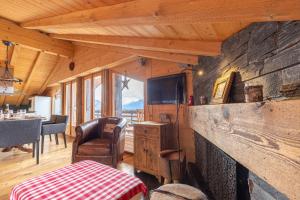 TV a/nebo společenská místnost v ubytování Diableret 051 SUBLIME & MOUNTAIN apartment 6 pers by Alpvision Résidences