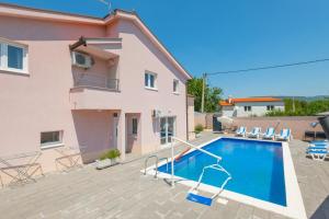 Πισίνα στο ή κοντά στο Villa Bianca with private pool