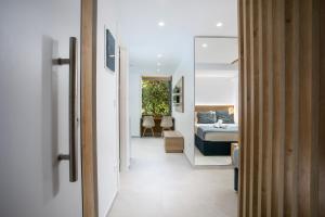 Fotografie z fotogalerie ubytování Elegant Blue Rhodes Center Apartment v destinaci Město Rhodos + 40 fotografií