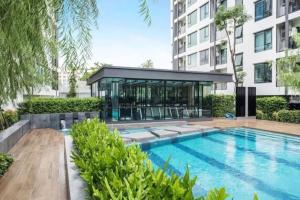 Piscina di 素坤逸50巷一房一厅免费Wi-Fi简单安静可做饭交通方便 o nelle vicinanze