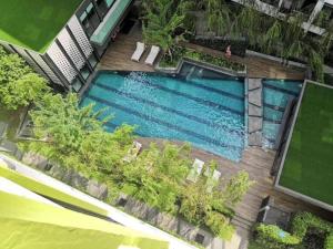 Piscina di 素坤逸50巷一房一厅免费Wi-Fi简单安静可做饭交通方便 o nelle vicinanze
