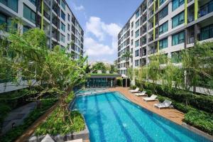 Piscina di 素坤逸50巷一房一厅免费Wi-Fi简单安静可做饭交通方便 o nelle vicinanze