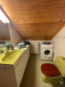 Ένα μπάνιο στο Seaside 3-bedroom Holiday home +10 φωτογραφίες