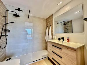 a bathroom with a shower and a sink at Alegría - Mar Menor Golf Resort in Torre-Pacheco +34 photos