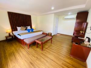 Una cama o camas en una habitación de Phi Phi Little Star Resort