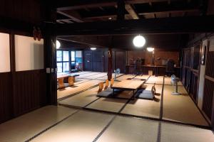 A seating area at 古民家宿rootfield