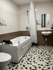 Ένα μπάνιο στο Ỉn Homestay & Café +39 φωτογραφίες