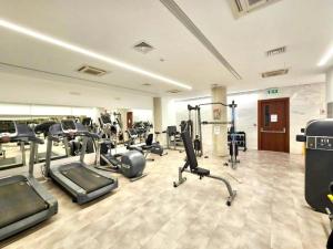 Fitness centrum a/nebo fitness zařízení v ubytování Paphos Resort Retreat at Elysia Park with GYM POOL