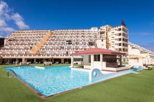 Swimmingpoolen hos eller tæt på Palm Garden 2