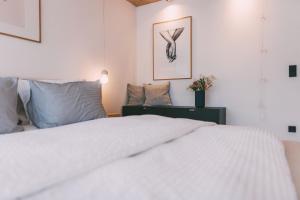 Gallery image of Zentrales Zimmer mit Bergblick in bewohnter Eigentumswohnung in Garmisch-Partenkirchen