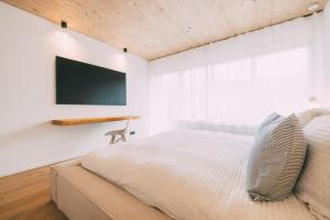 Gallery image of Zentrales Zimmer mit Bergblick in bewohnter Eigentumswohnung in Garmisch-Partenkirchen